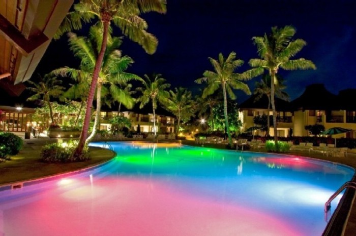 iluminación led piscina colores