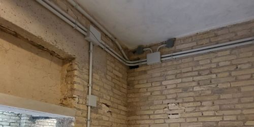 Especialistas en instalaciones eléctricas de superficie con tubos de PVC para locales comerciales en Valencia